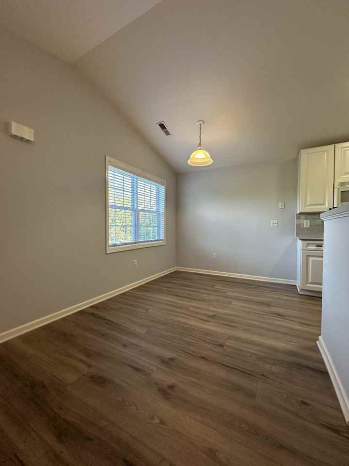 107 Evergreen Pl - Photo 3 of 14