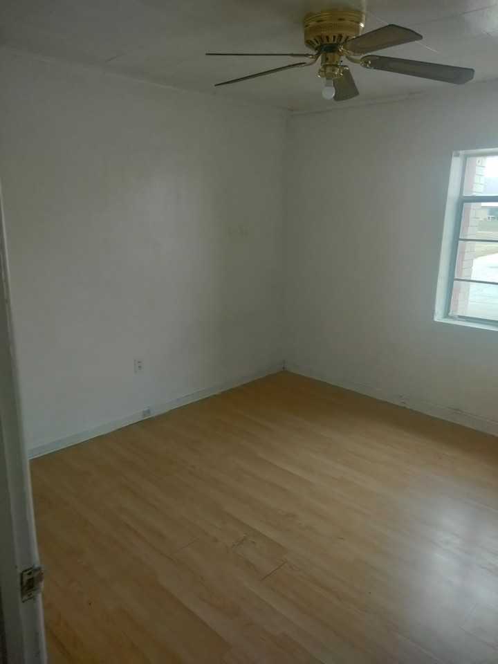 115 N 8th St #1-2-4 - Photo 2 of 4