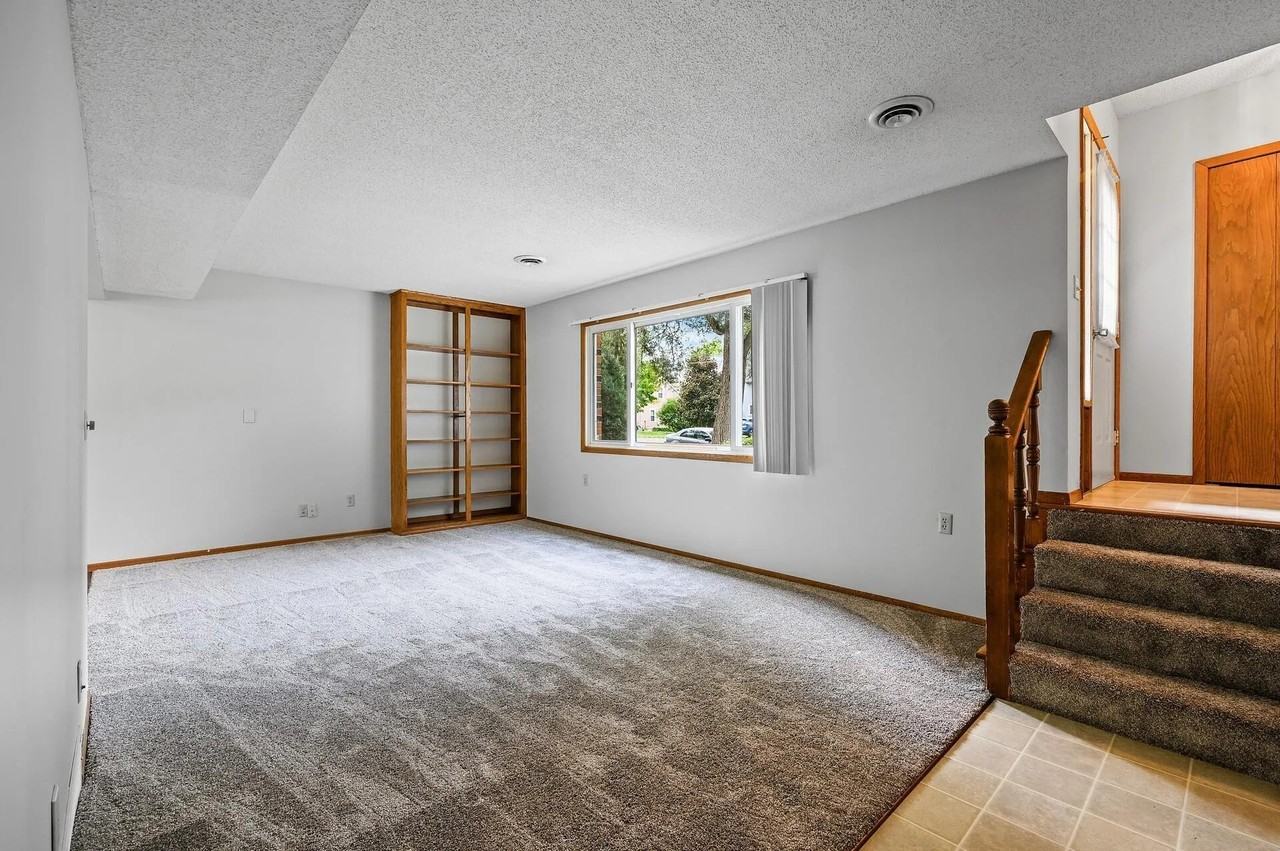 901 Poplar St #901 - Photo 3 of 15