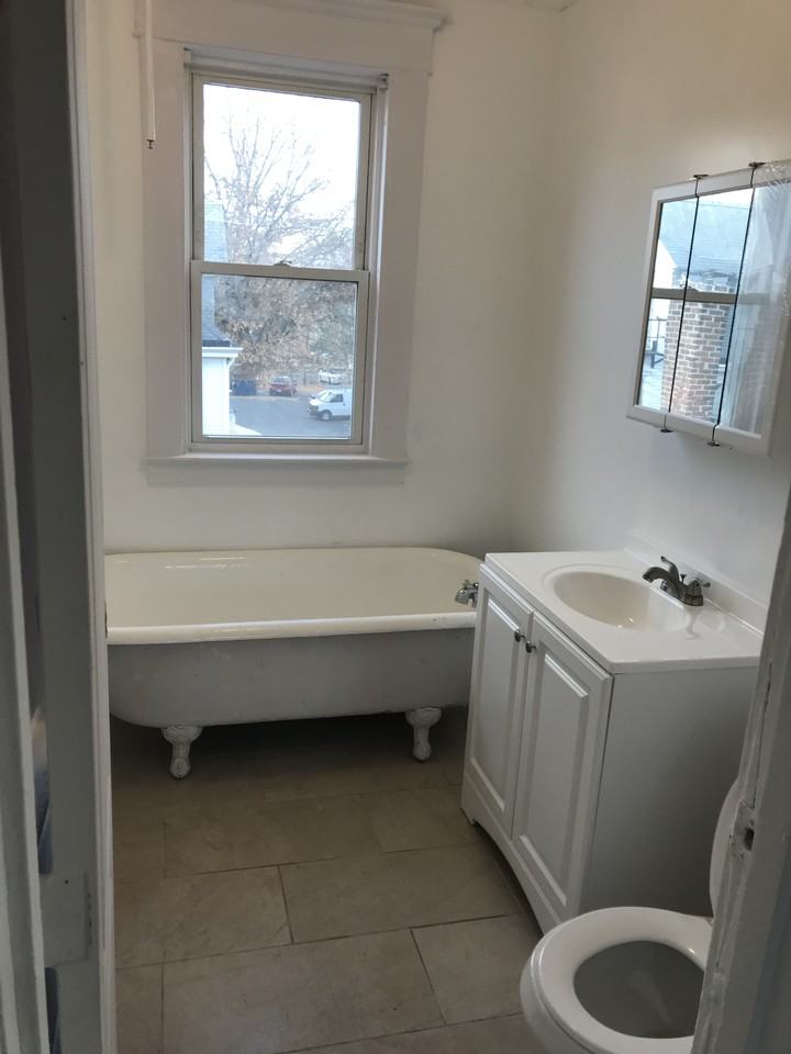 654 George St #3 - Photo 3 of 15