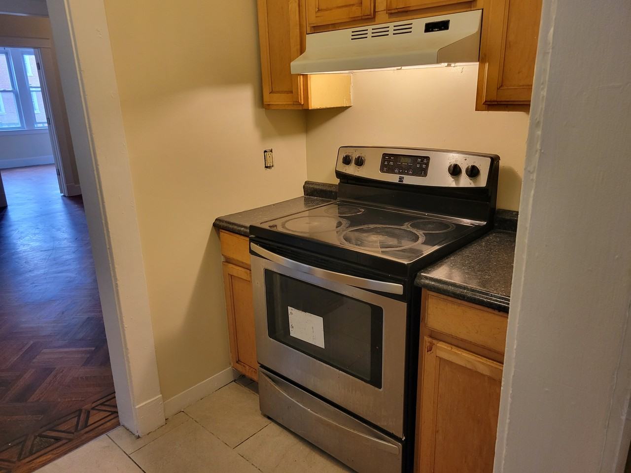 654 George St #3 - Photo 5 of 15