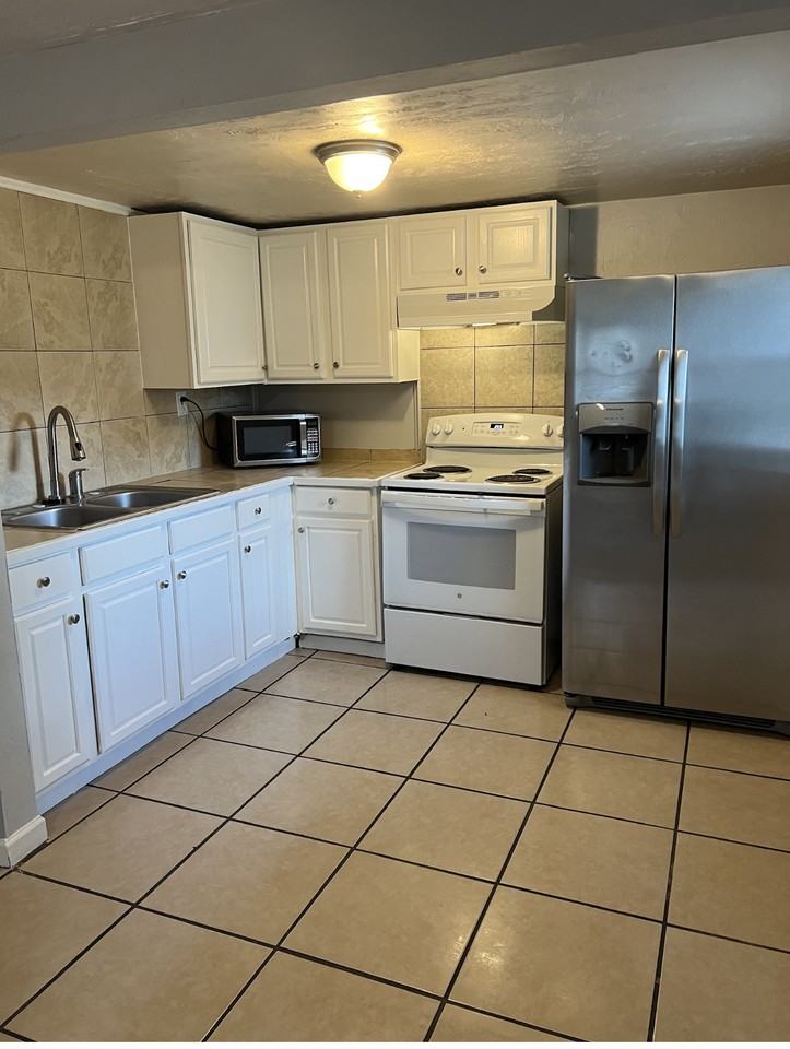 249 Ne Ark Pl #NA - Photo 2 of 22