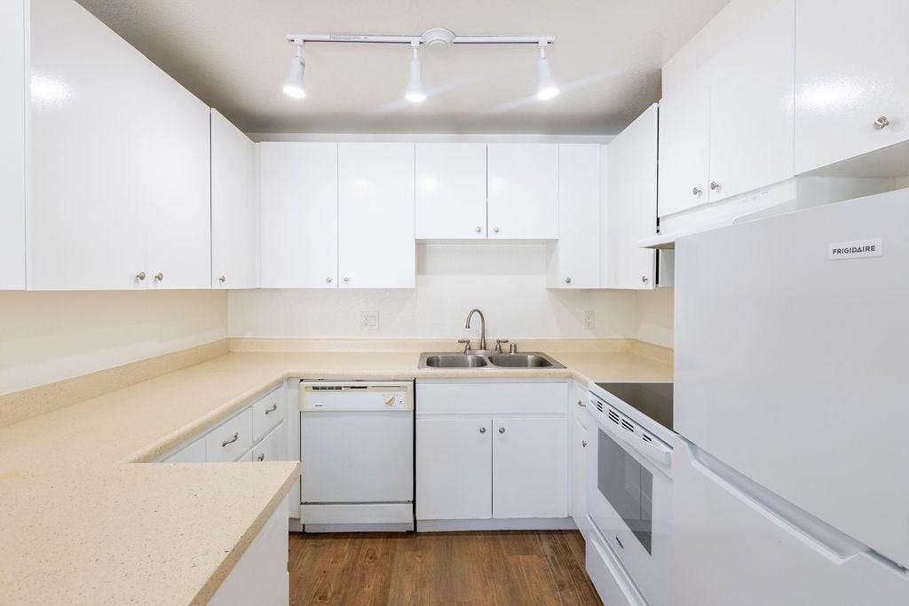 93 North - Photo 6 of 37