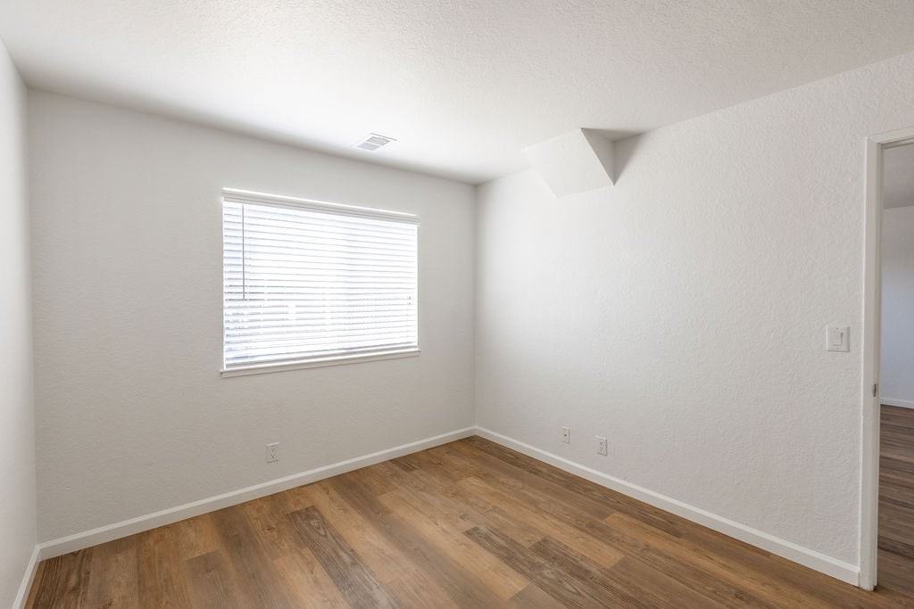 93 North - Photo 7 of 37