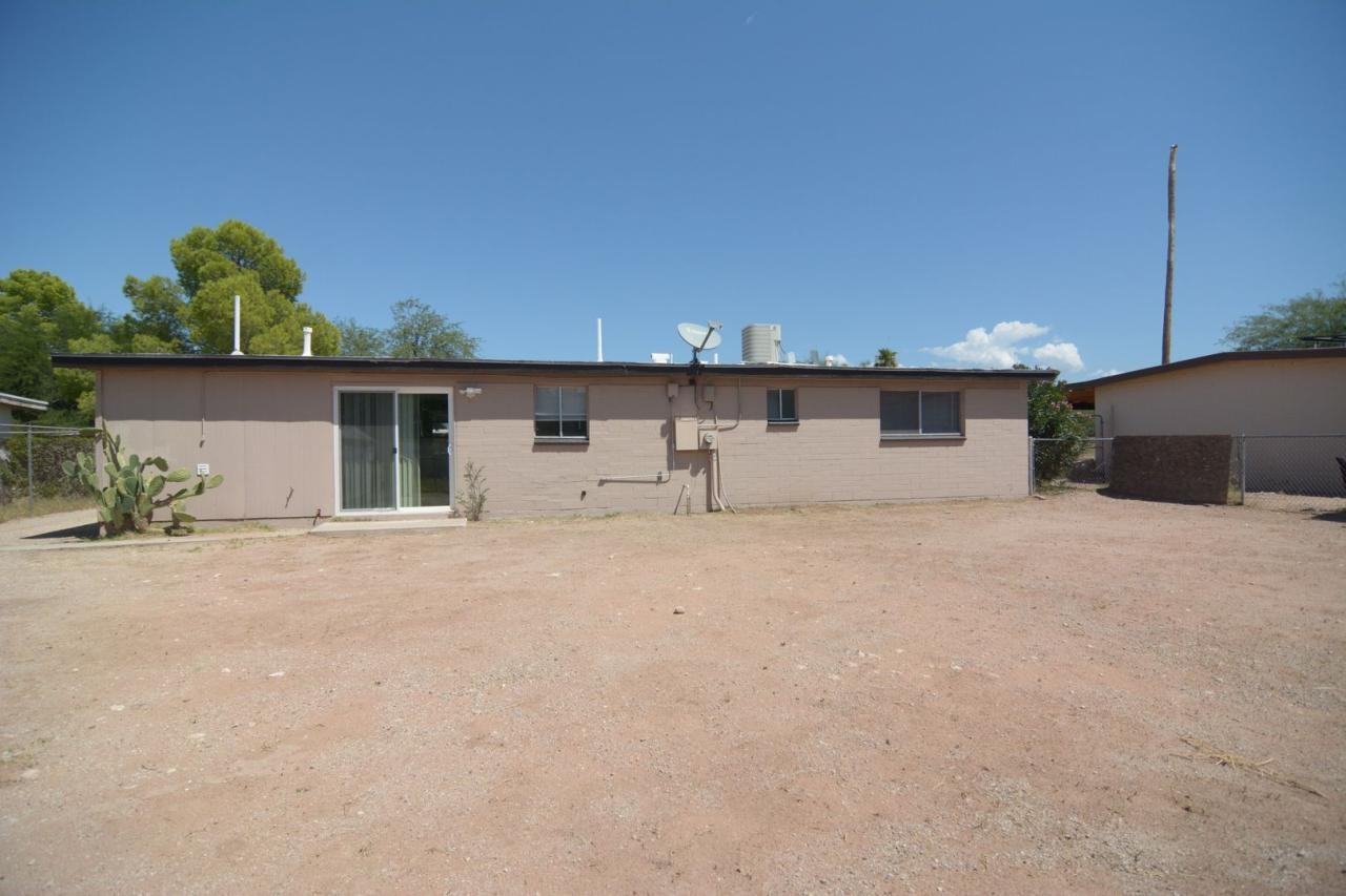 1802 East Canada Street - Photo 2 of 5