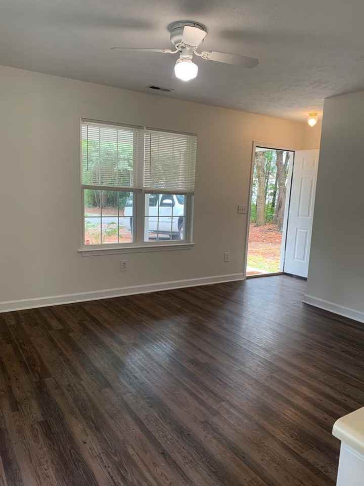 124 Hillsdale Dr - Photo 2 of 22