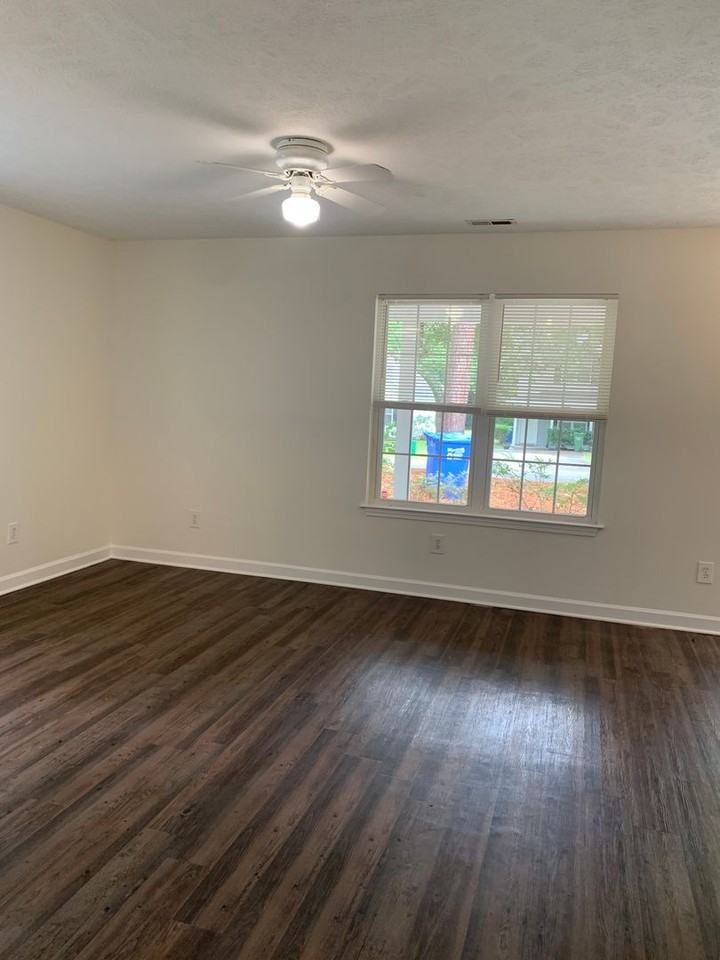 124 Hillsdale Dr - Photo 3 of 22