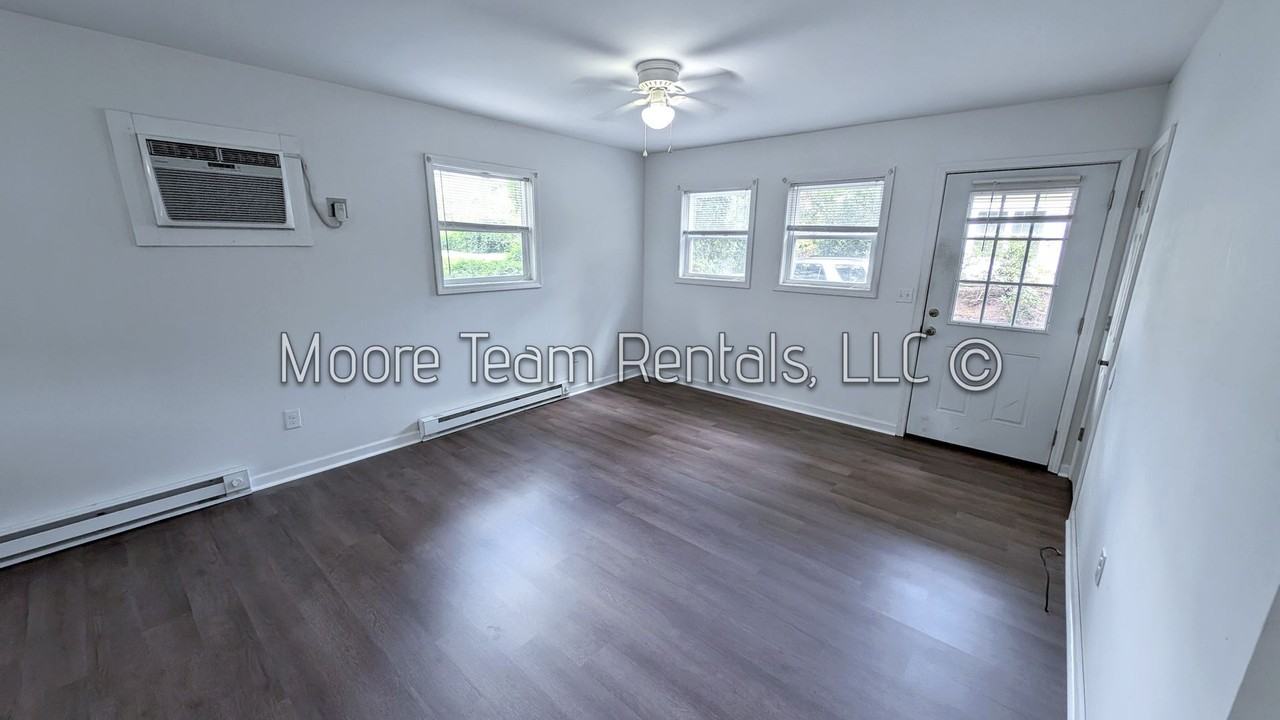 622 Edgewood Avenue - Photo 6 of 17