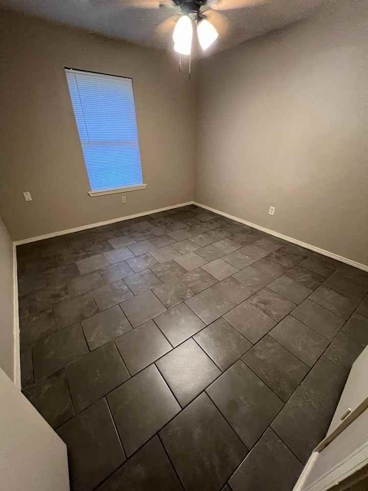 1105 N 28th St - Photo 2 of 12