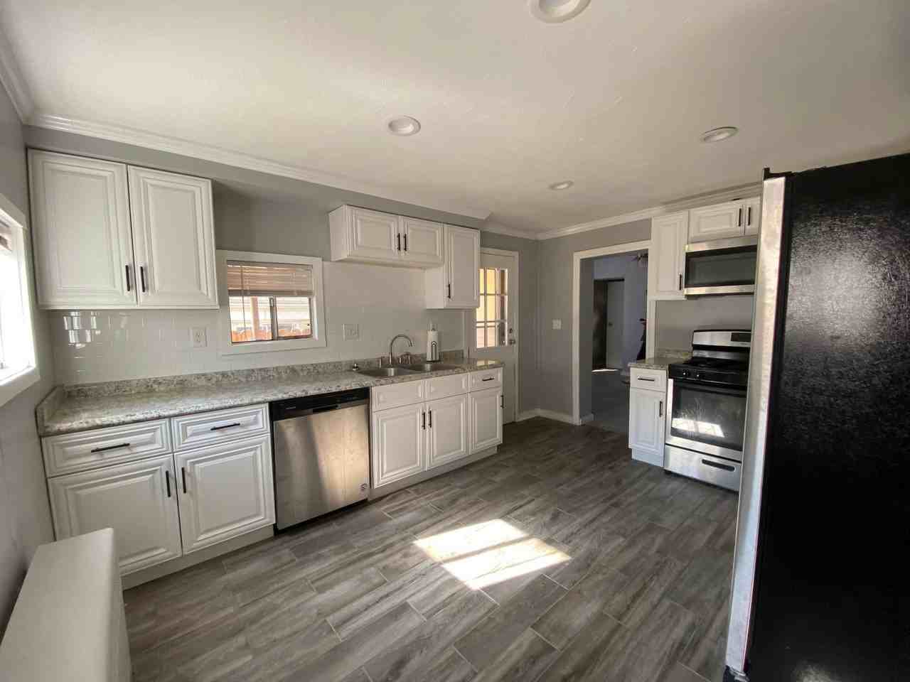 429 Ella Street - Photo 4 of 14