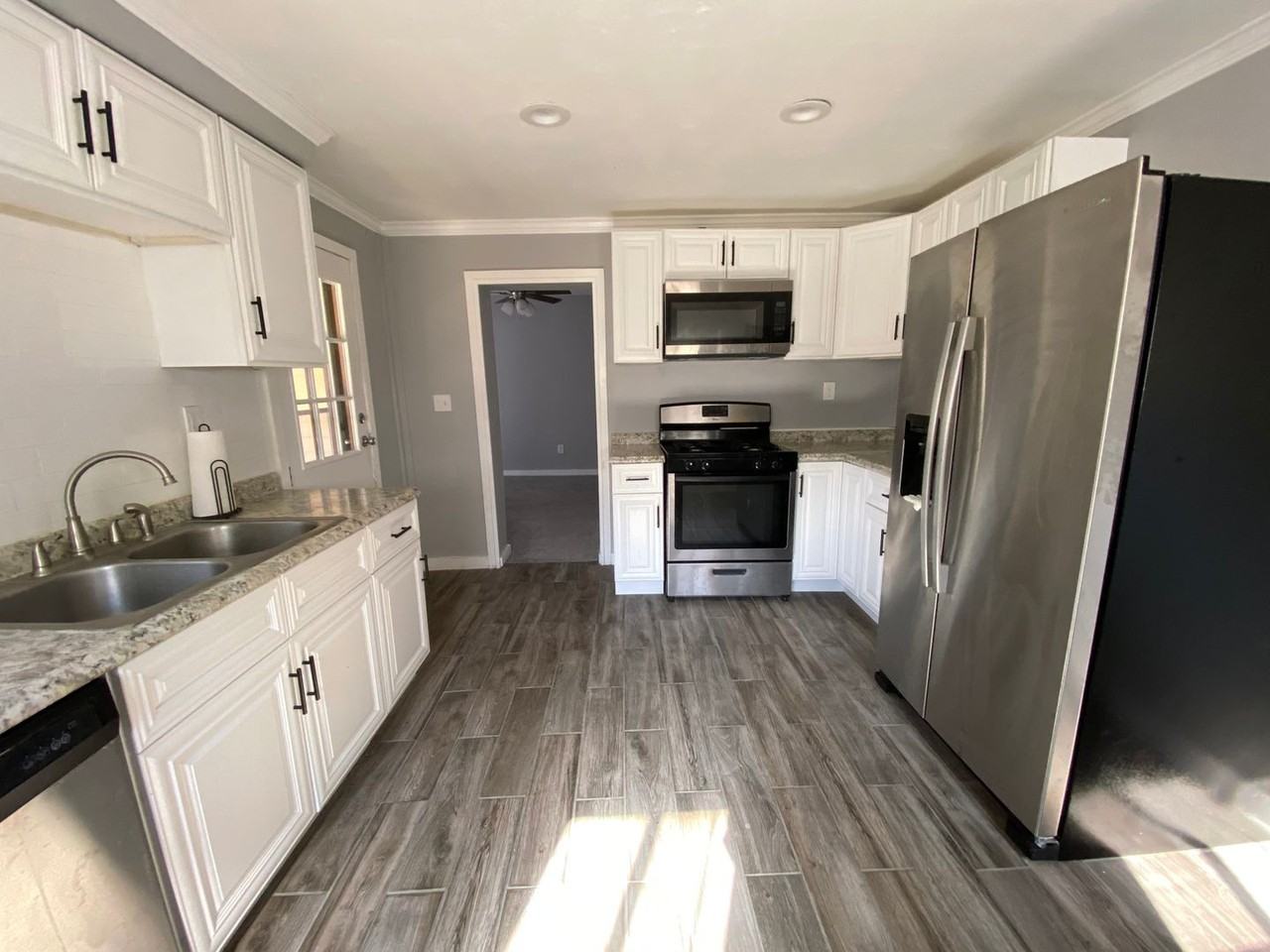 429 Ella Street - Photo 5 of 14