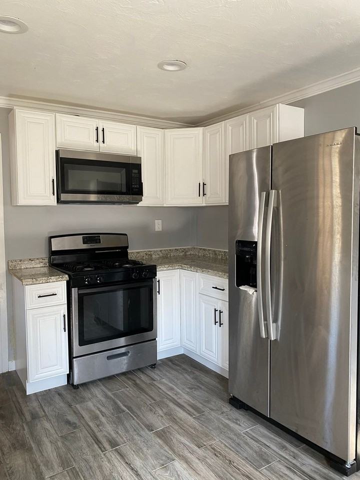 429 Ella Street - Photo 7 of 14