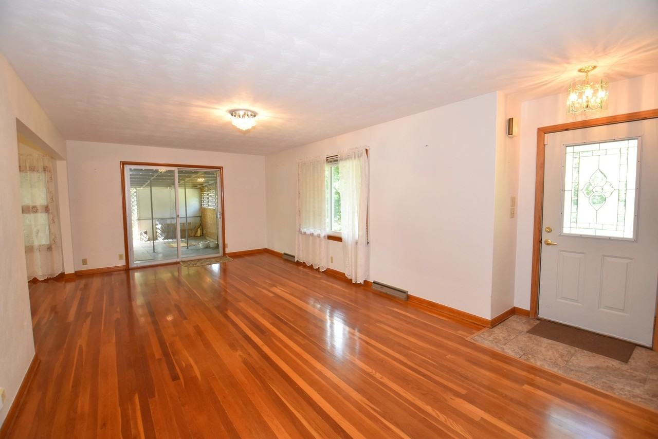 9961 Rosehill Rd - Photo 2 of 21