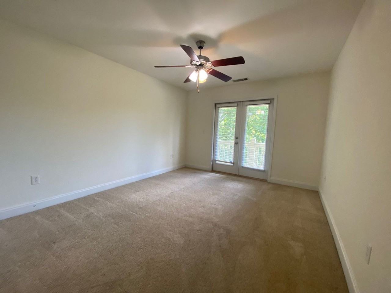 974 Dr Martin Luther King Pkwy - Photo 4 of 11