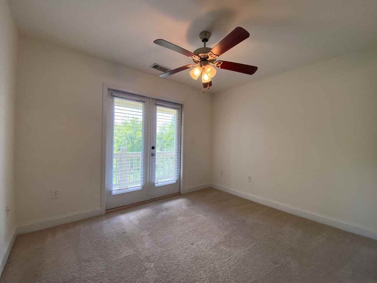 974 Dr Martin Luther King Pkwy - Photo 6 of 11