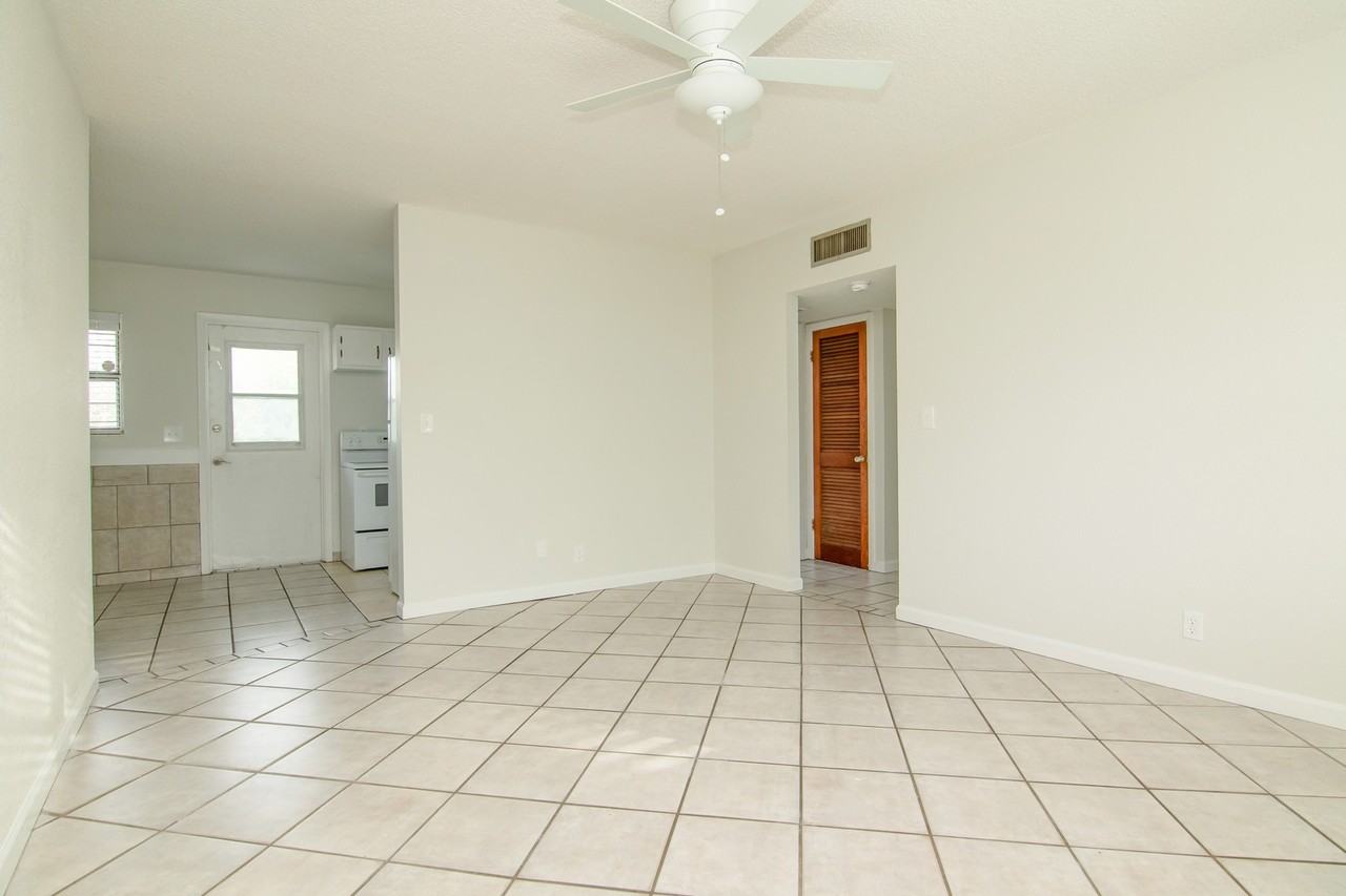 520 Gamewell Ave #D - Photo 3 of 11
