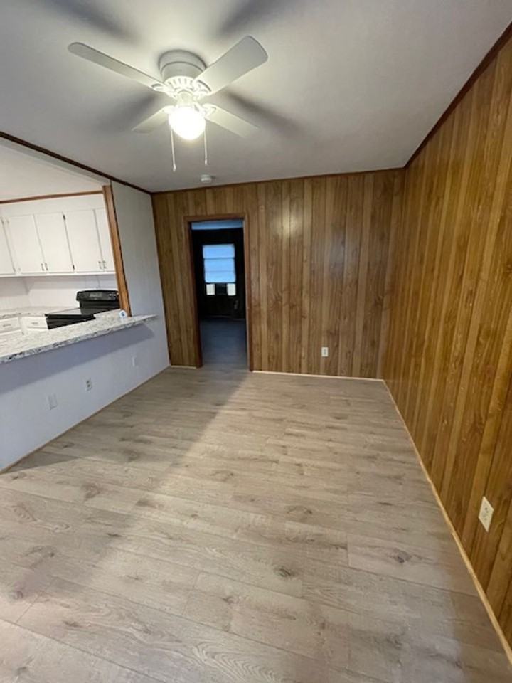 203 Webb St - Photo 3 of 12