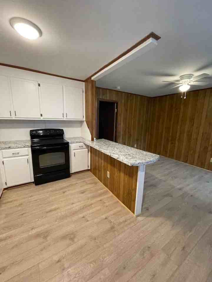 203 Webb St - Photo 7 of 12