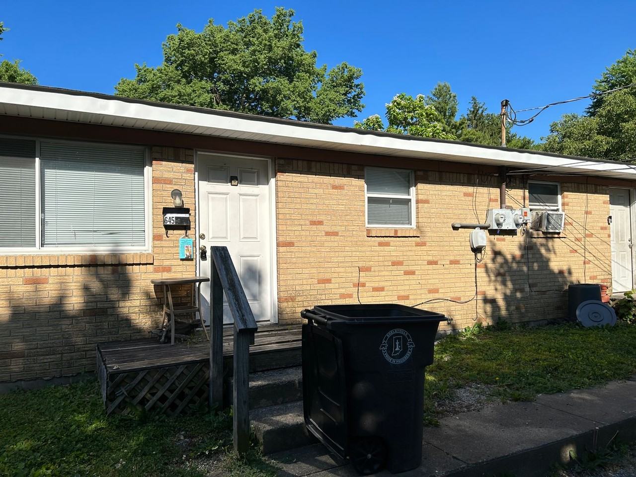 645 W Franklin St