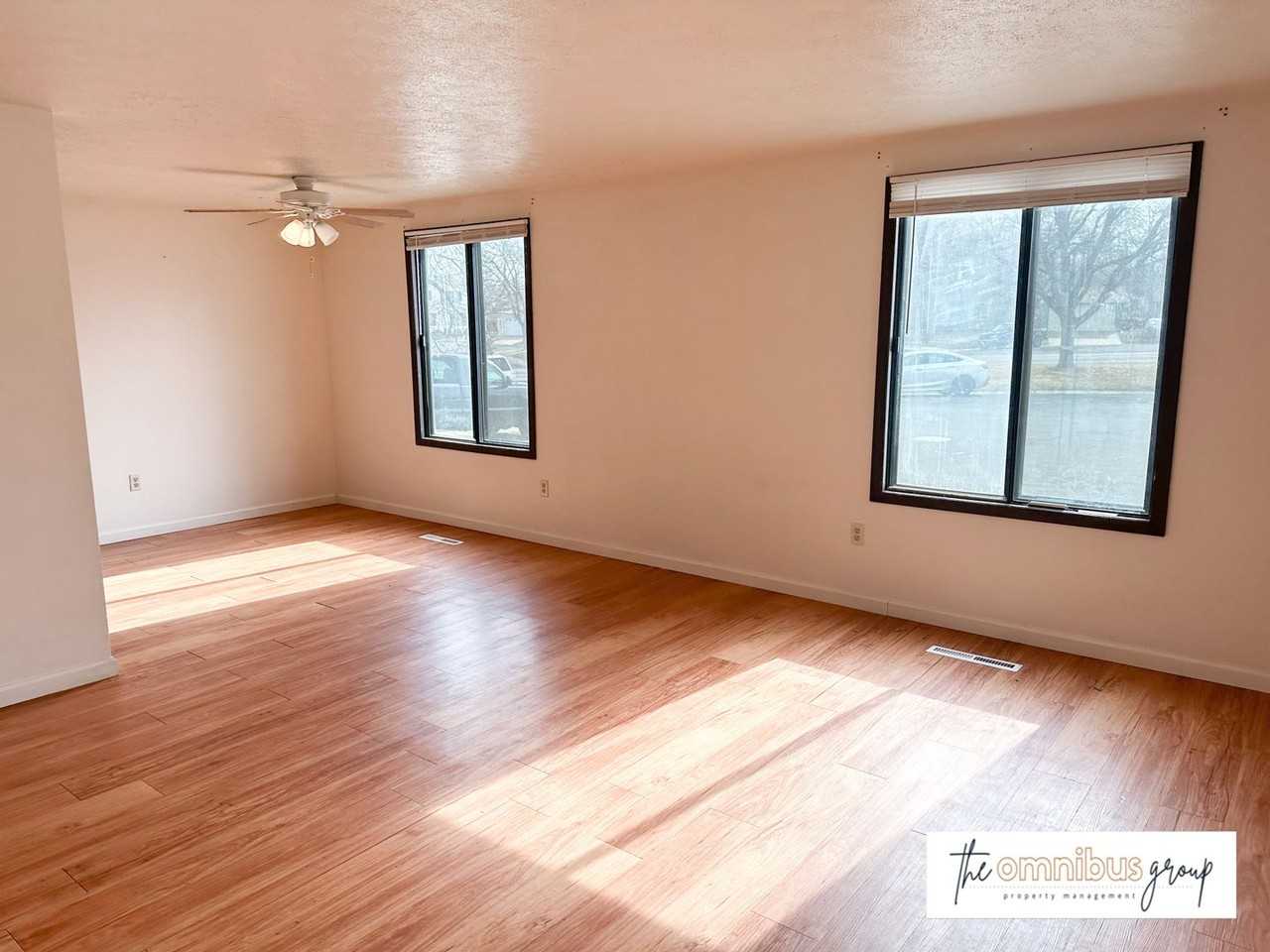 9225 Pierce St - Photo 2 of 10