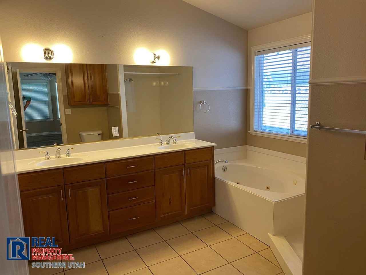 196 N 2270 E - Photo 4 of 6