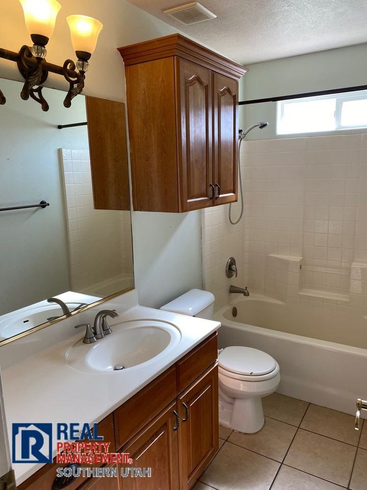 196 N 2270 E - Photo 5 of 6