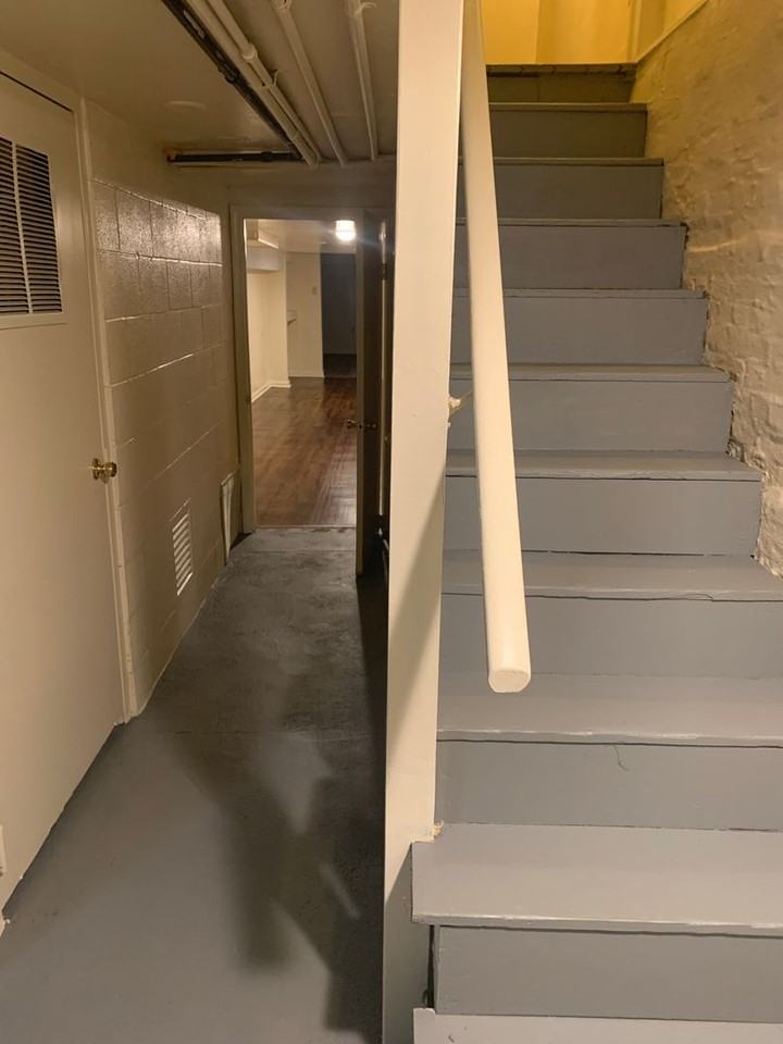 625 East Market Street - Photo 4 of 13