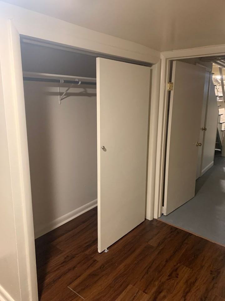 625 East Market Street - Photo 7 of 13