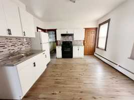 featured image of 218 Laurel St