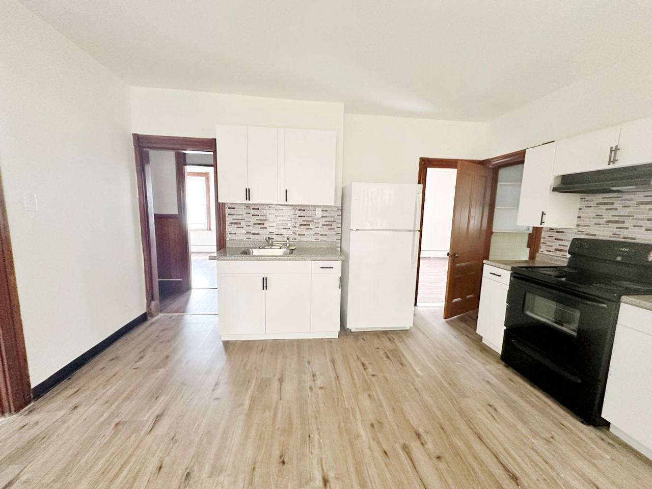 218-222 Laurel Street - Photo 2 of 9