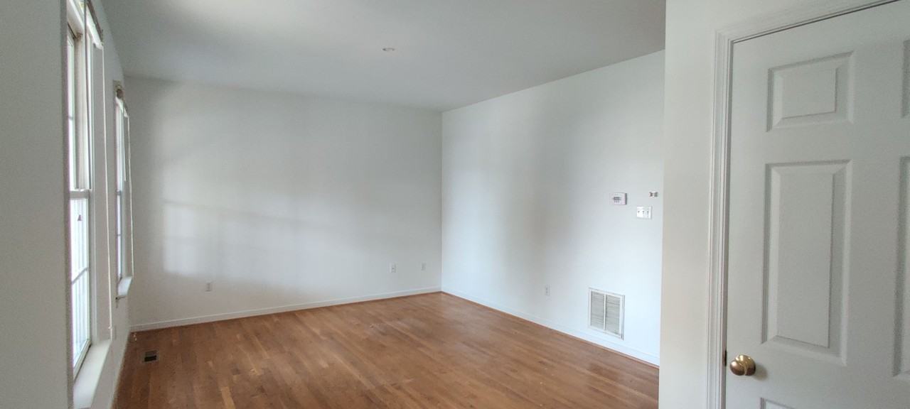 1720 Jacquelin St - Photo 3 of 17