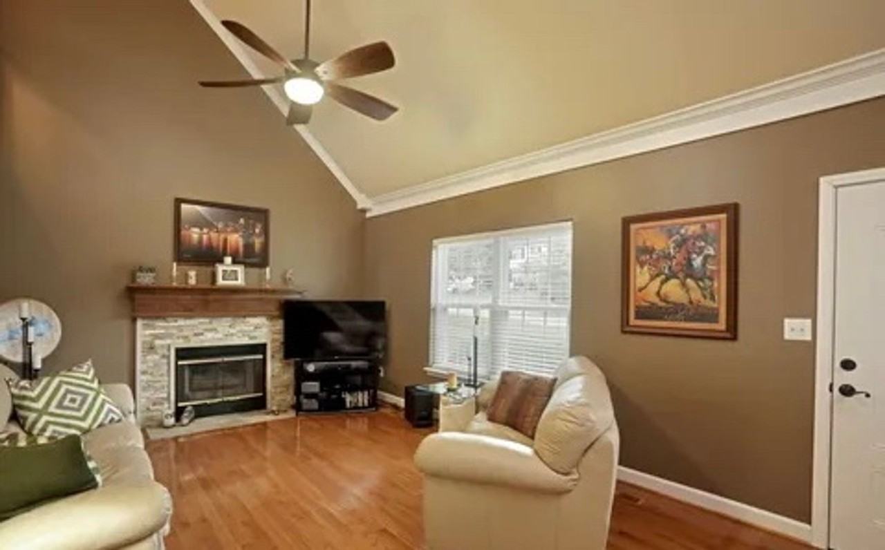 4701 Shenandoah Dr - Photo 4 of 39