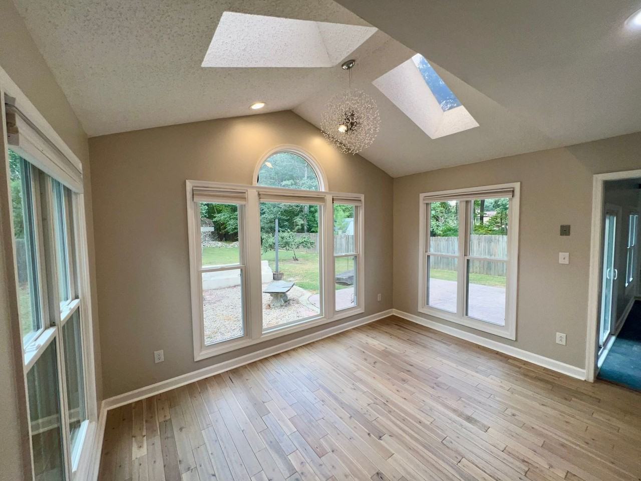 412 Oxburgh Pl - Photo 4 of 12