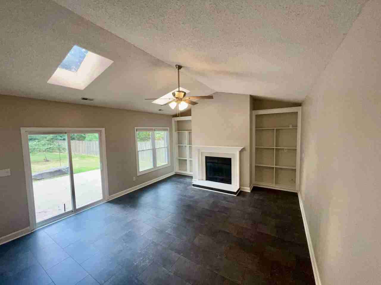 412 Oxburgh Pl - Photo 6 of 12