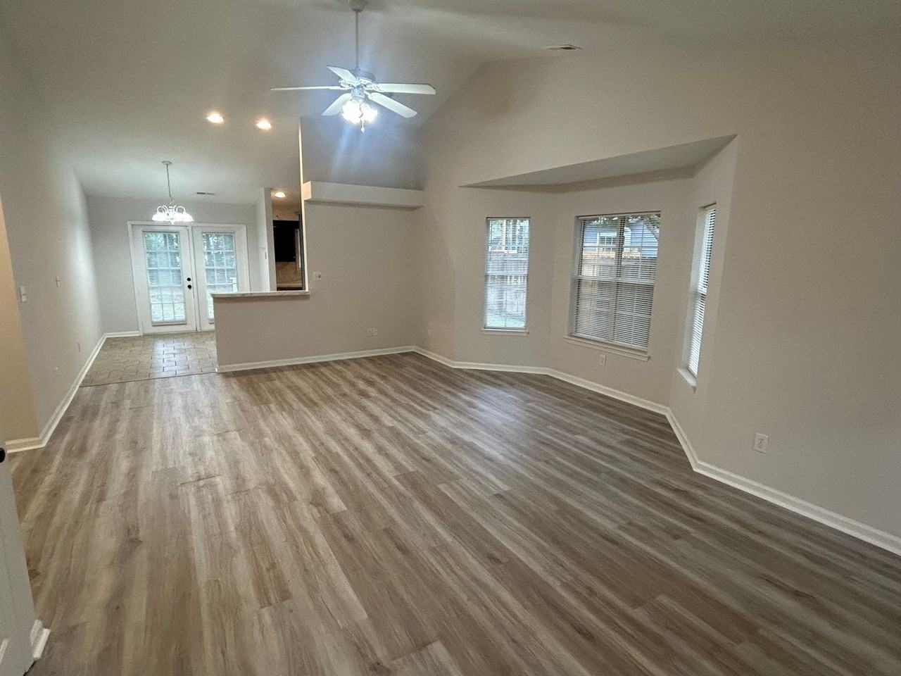 3613 Farmington Pl - Photo 6 of 32