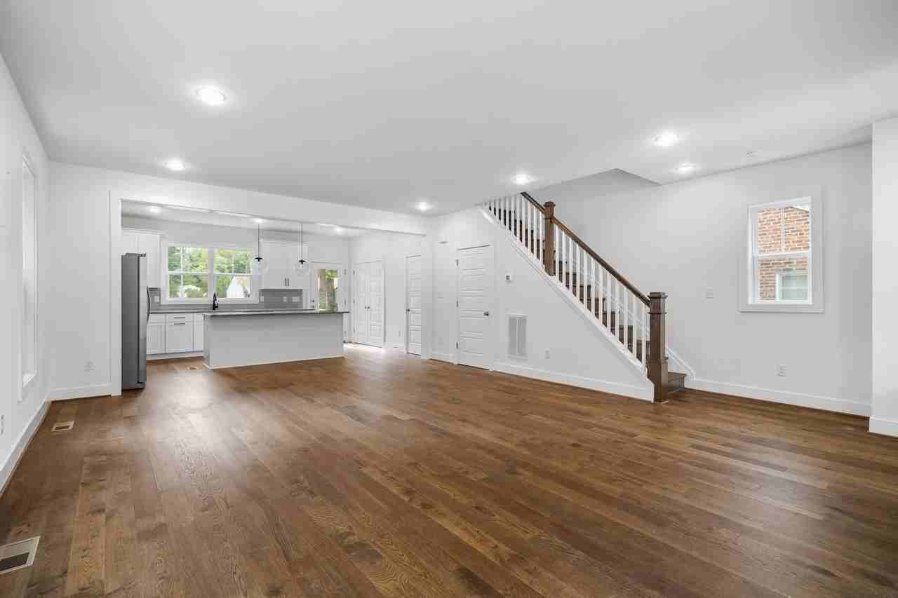 504 1/2 Cheatwood Ave - Photo 7 of 32