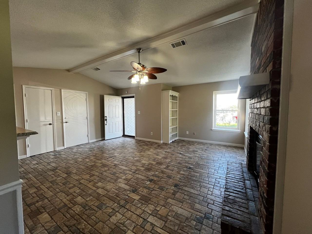 3220 S 68th Cir - Photo 2 of 17