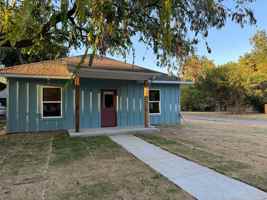 featured image of 1202 W Iowa Ave