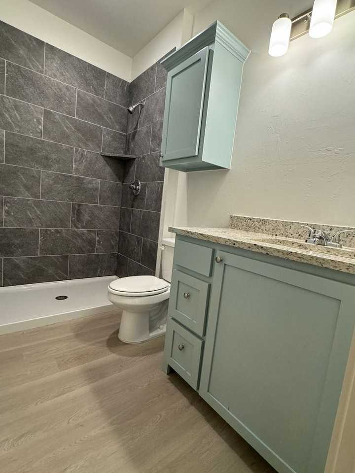 1202 W Iowa Ave - Photo 6 of 11