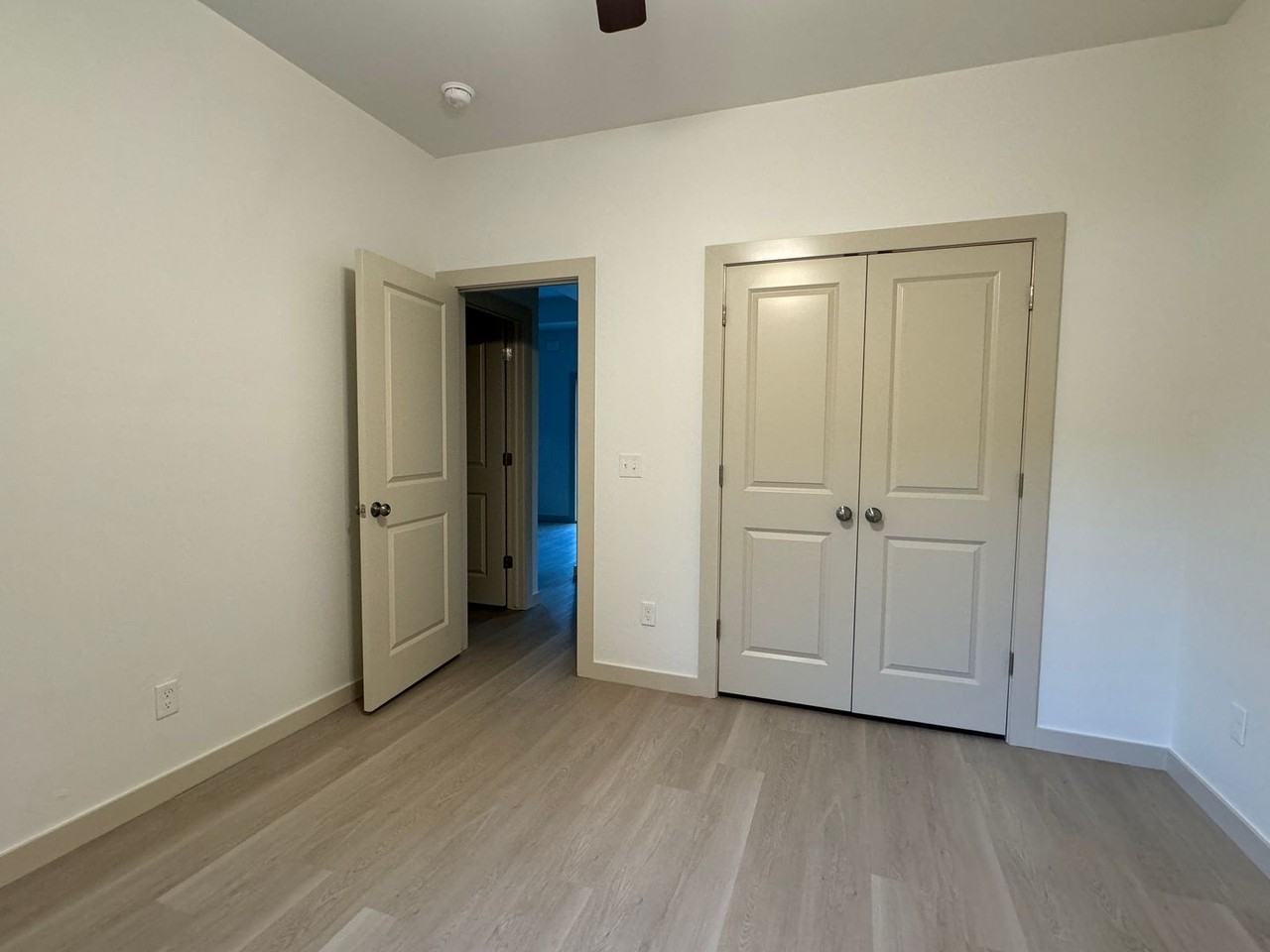 1202 W Iowa Ave - Photo 7 of 11