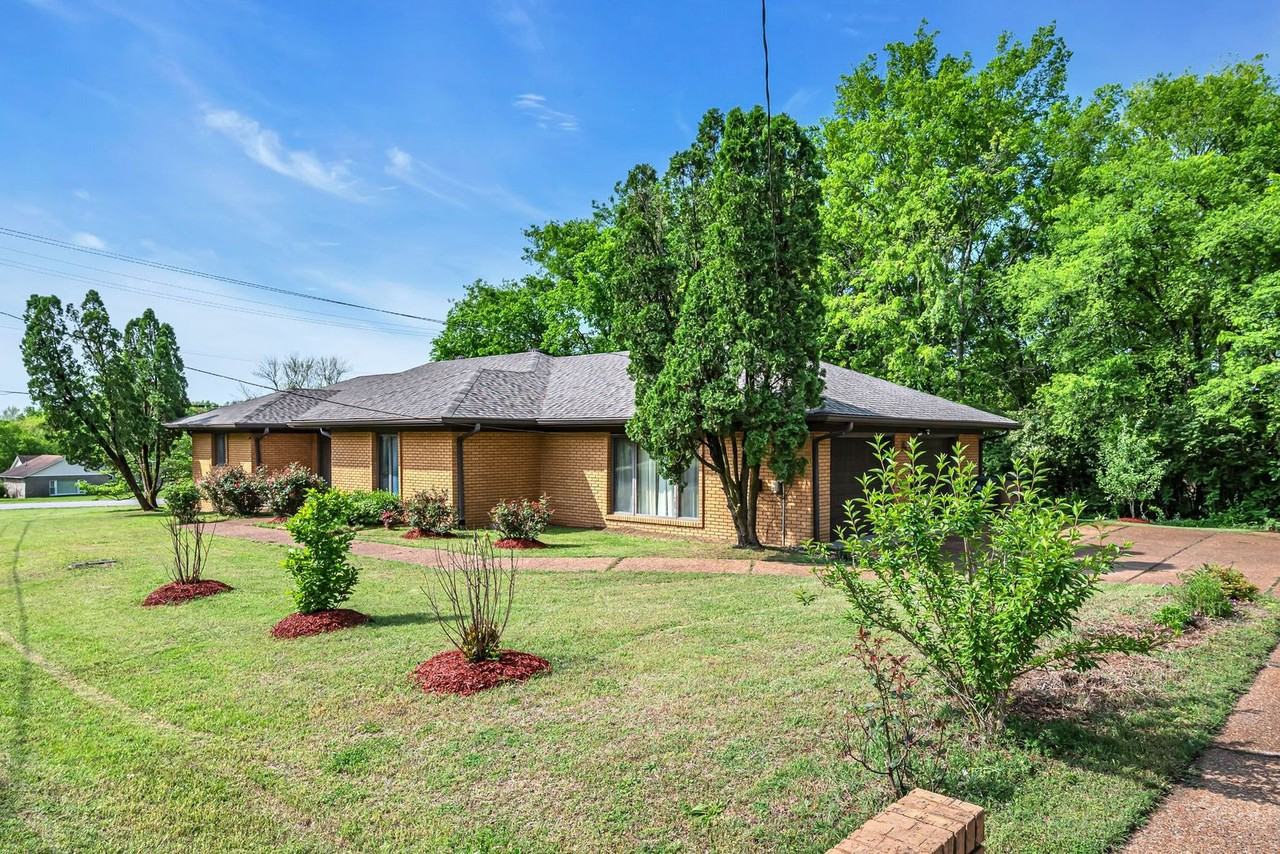 4101 W Hamilton Rd - Photo 2 of 27