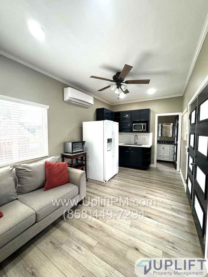 1650 Parker Ln - Photo 3 of 11