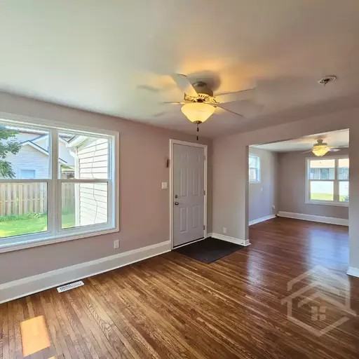 43 London St W - Photo 3 of 11