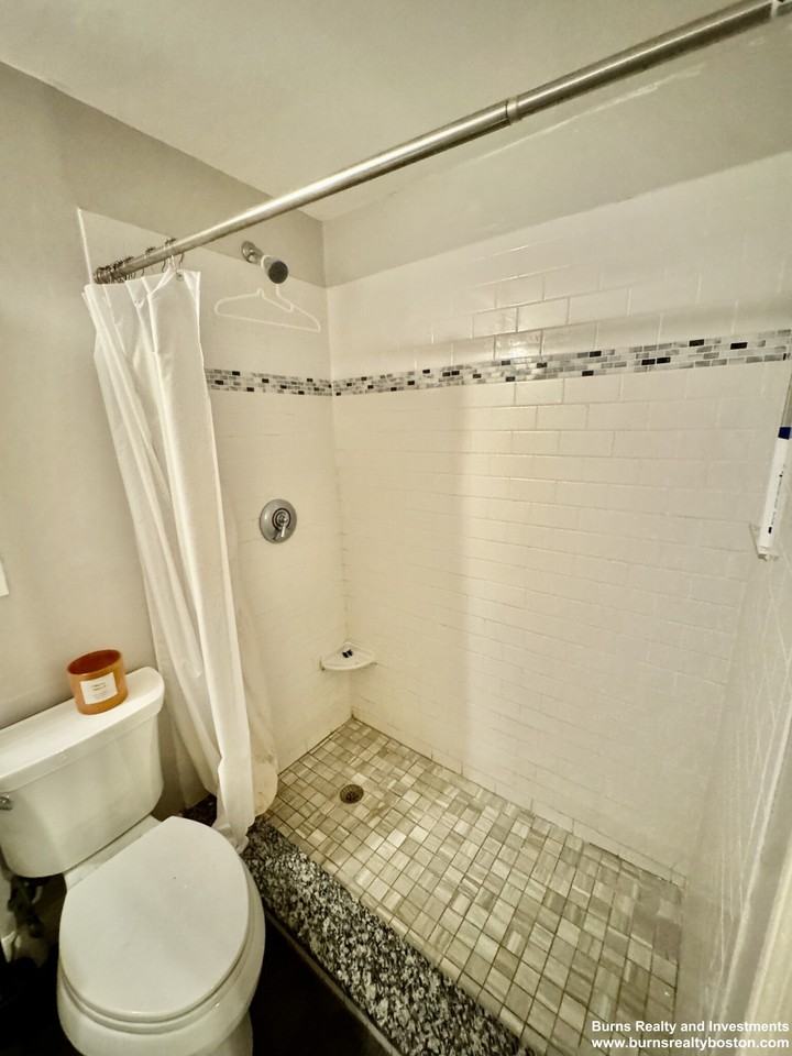 178 Bowen St #2 - Photo 4 of 21