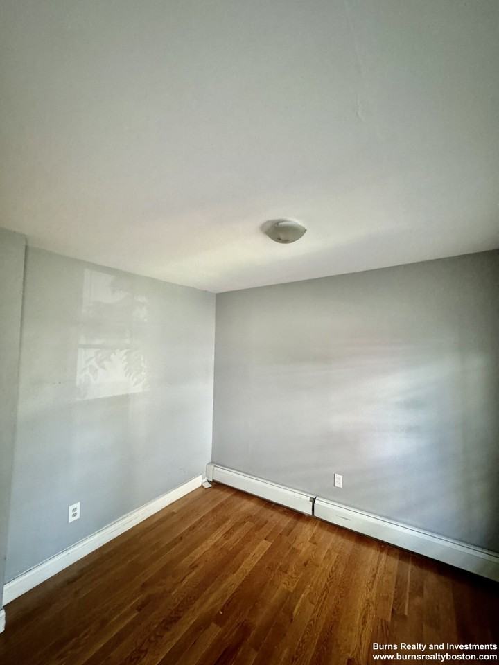 178 Bowen St #2 - Photo 6 of 21