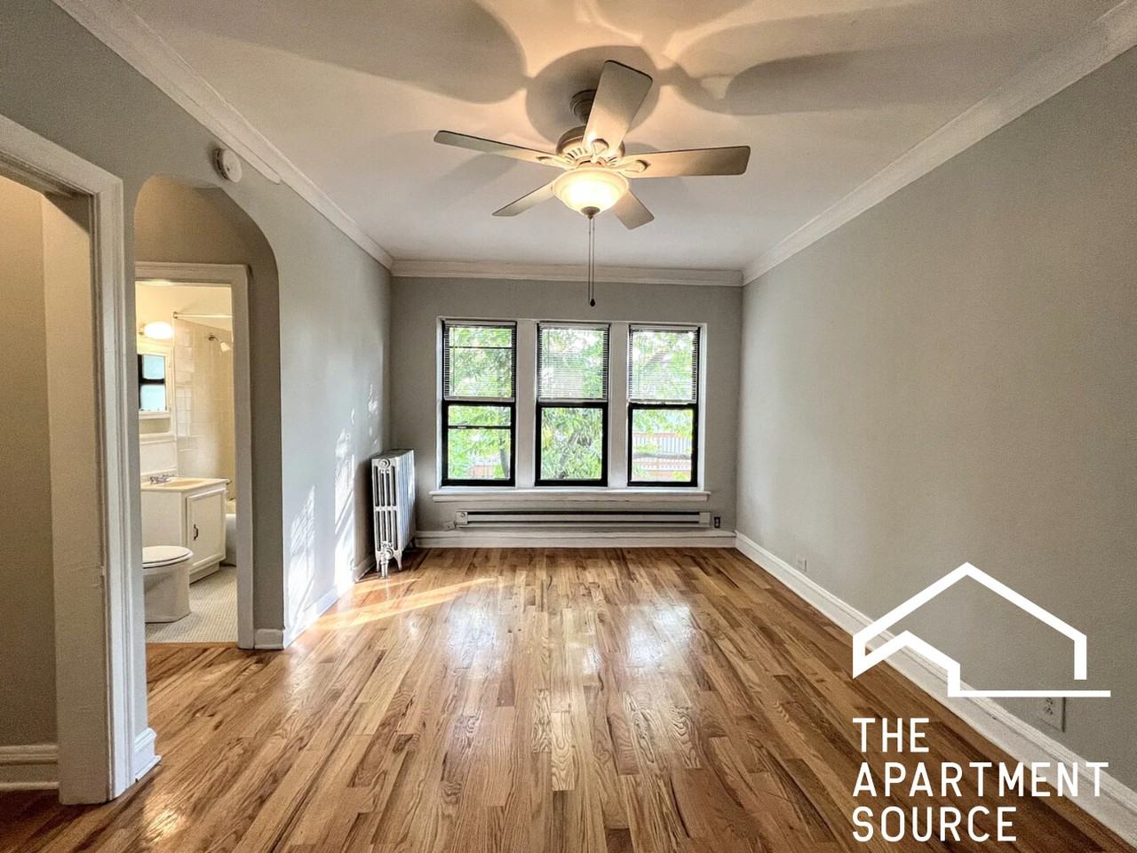 4614 N Paulina St #402 - Photo 3 of 6