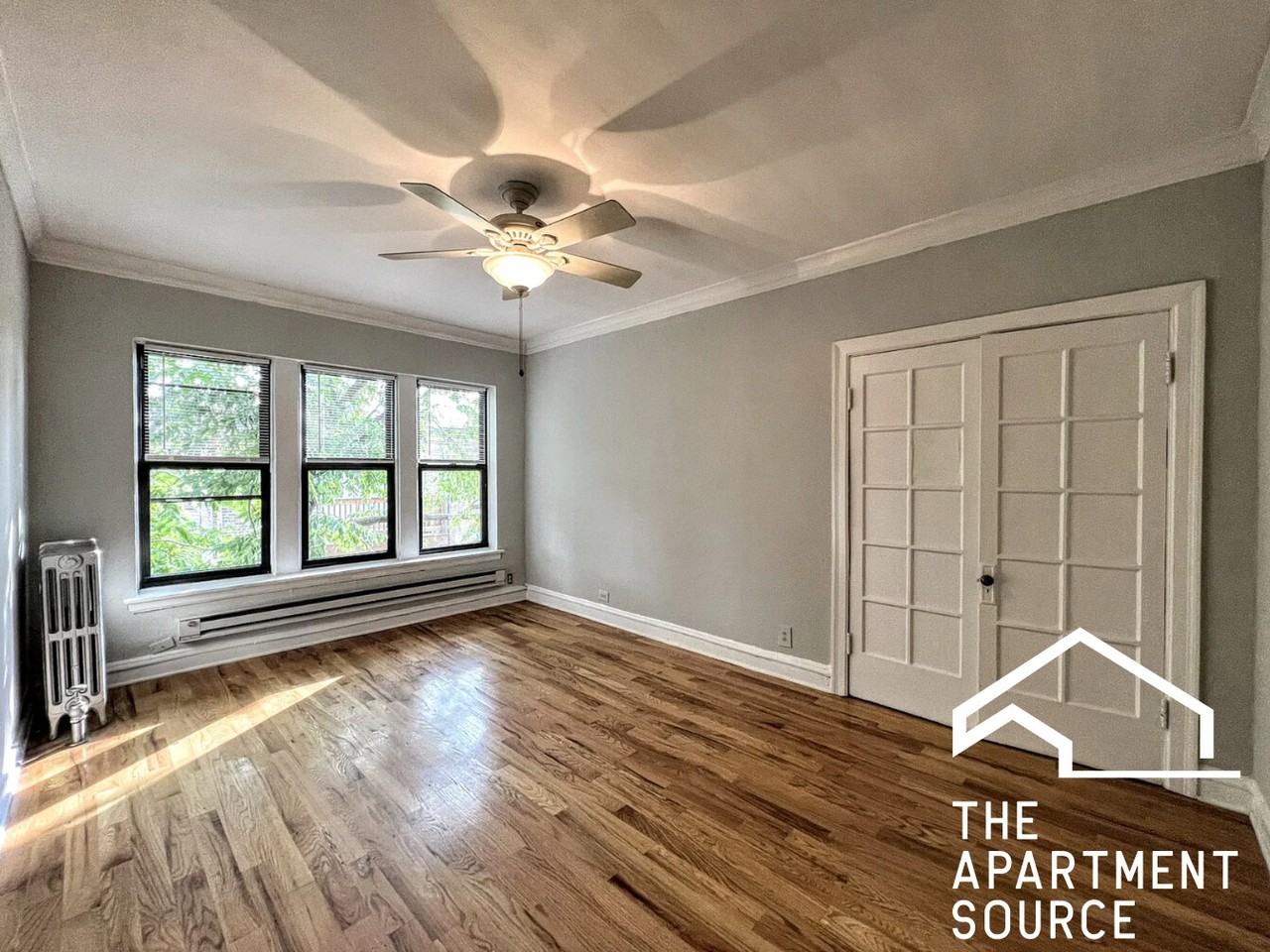 4614 N Paulina St #402 - Photo 4 of 6