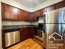 1446 N Dearborn St #B1 - Photo 1 of 1