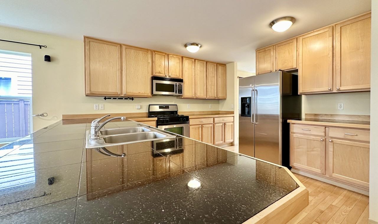 8409 230th Ave Ne - Photo 2 of 18