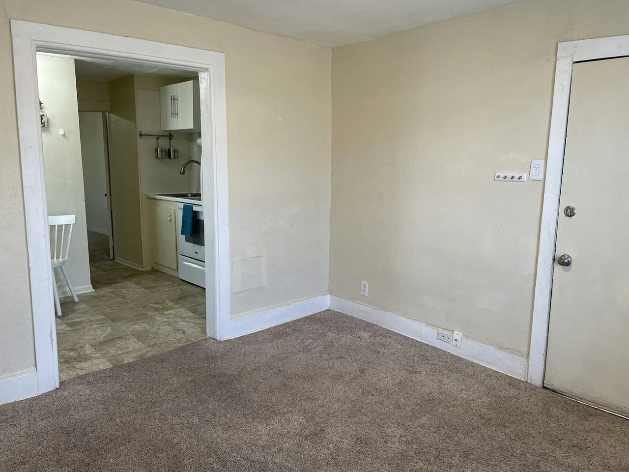 624 Knox Court, Unit 2 - Photo 2 of 20